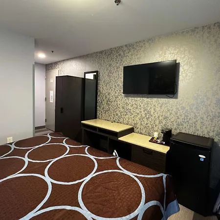 Super 8 By Wyndham Brooklyn Fulton Street Broadway Junction Hotel New York City Exterior photo